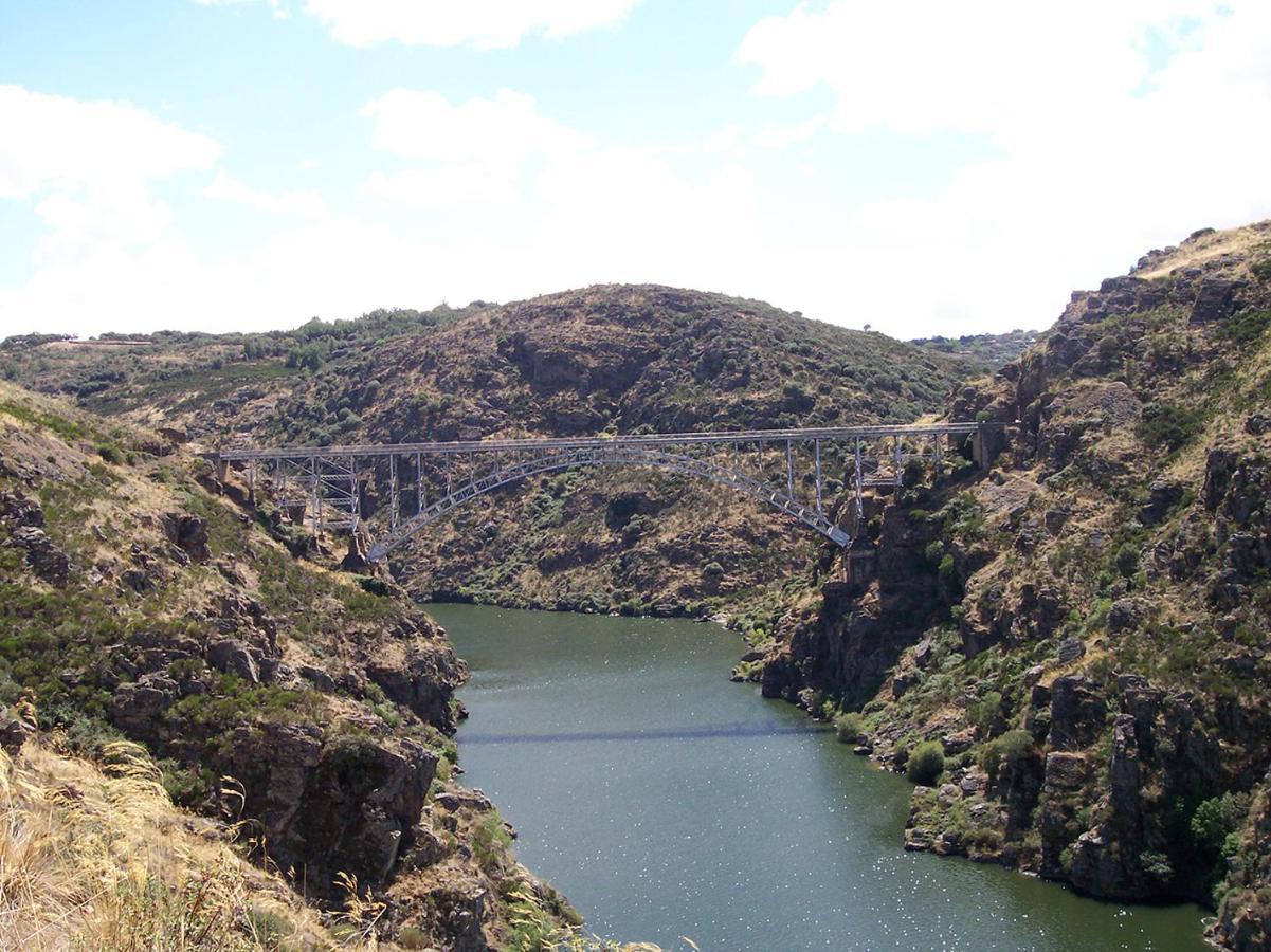 Posada Dona Urraca Fermoselle Exteriér fotografie